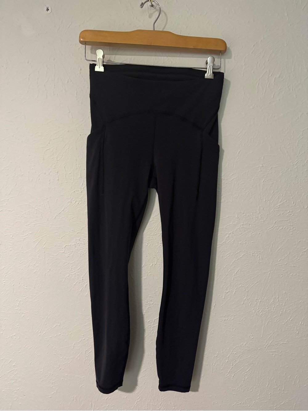 Lululemon Power Thru High-Rise Tight Black size 8